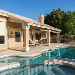 Holiday home Spacious Golf Course House With Pool Heater,, Goodyear